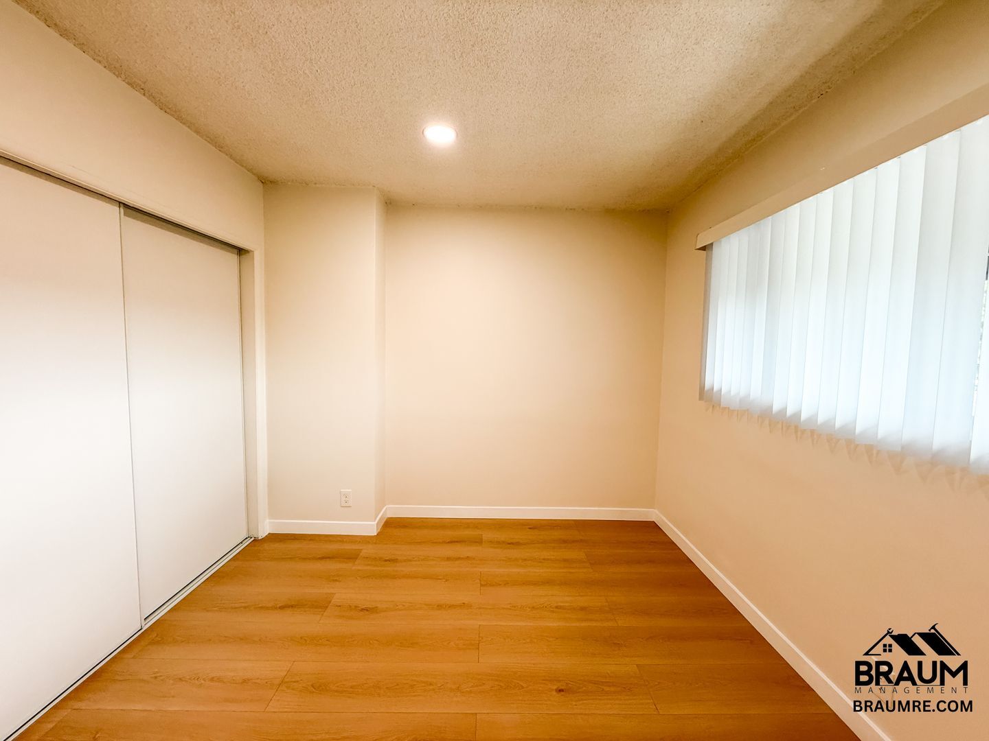 Building Photo - 13129 Oxnard St