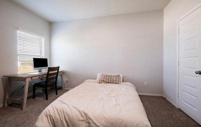 Building Photo - 4910 Sandstone Wy