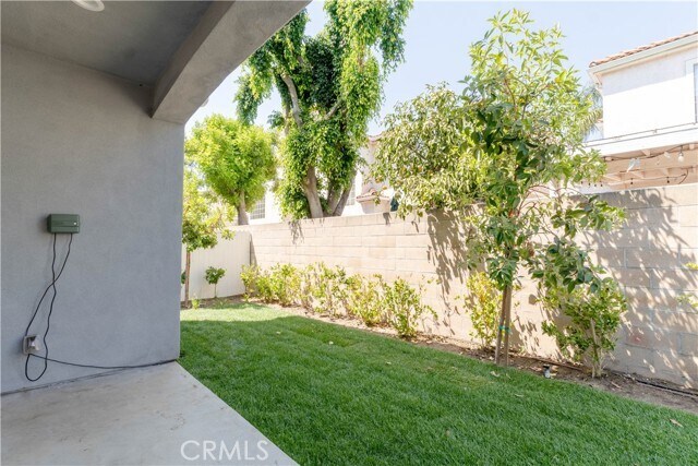 Building Photo - 9246 Cedros Ave