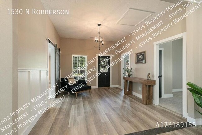 Building Photo - 1530 N Robberson-