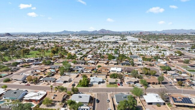 Building Photo - 414 W Santa Cruz Dr