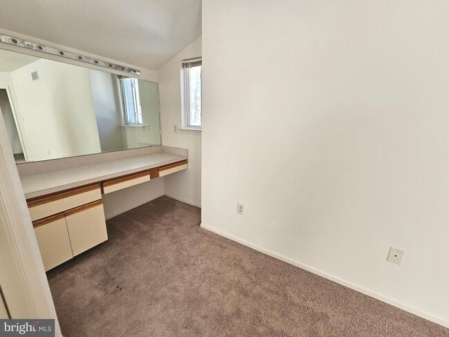 Building Photo - 38 Heatherfield Way