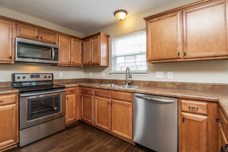 Building Photo - 6007 Eden Ln