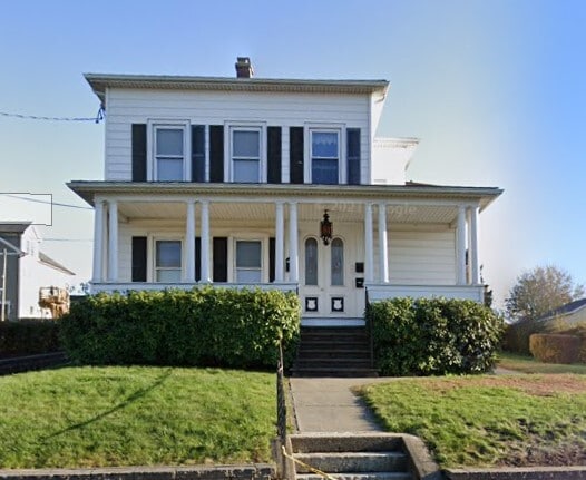 Front of house - 102 E Liberty St
