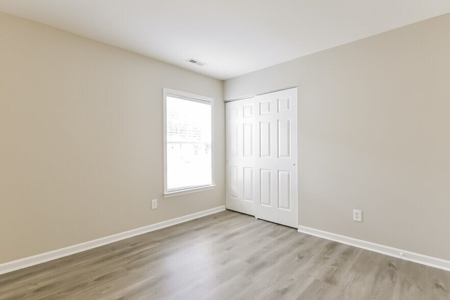 Building Photo - 123 Sleeper Car Ln