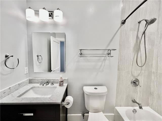 Building Photo - 2011 General Pershing St