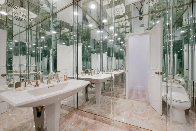 Building Photo - 11401 SW 67th Ave