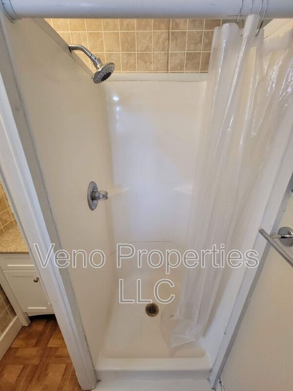 Building Photo - 16 2nd St