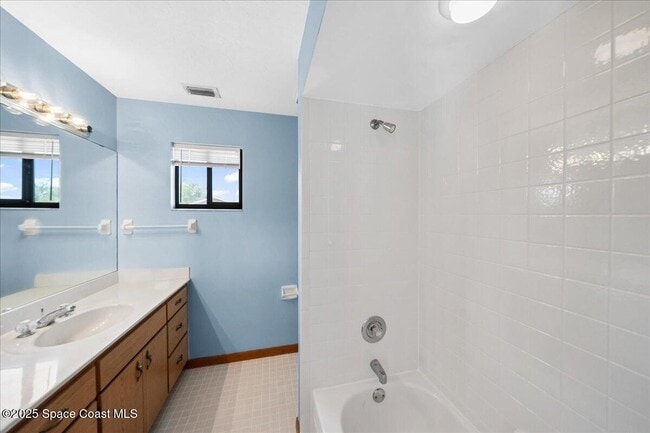 Building Photo - 445 1st Ave