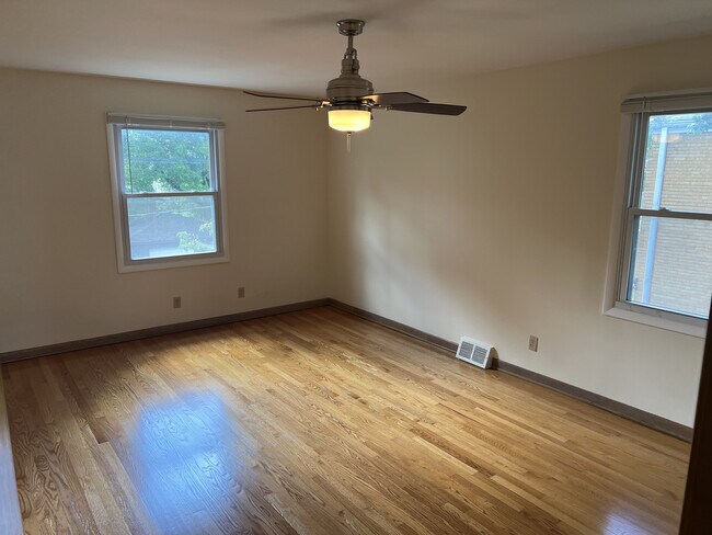 Building Photo - 3014 Harlem Ave