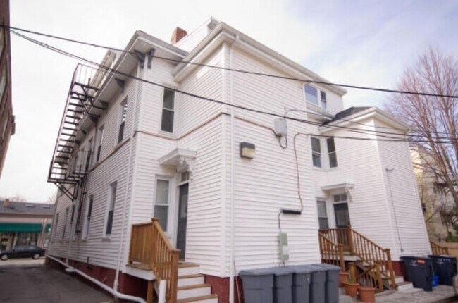 Building Photo - 140 Huron Ave