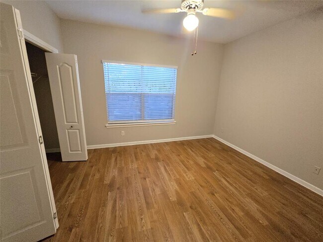 Building Photo - 6000 Shepherd Mountain Cove