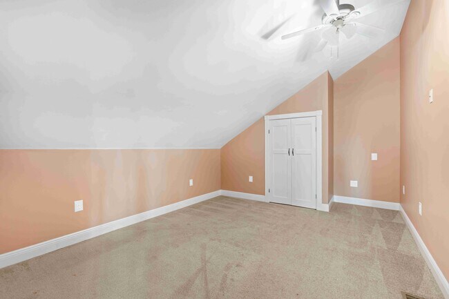 Building Photo - 7211 Bay Crest Rd