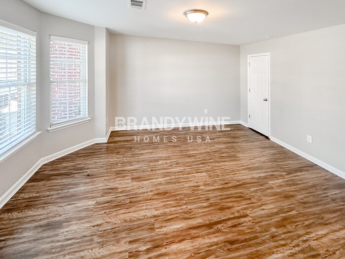 Building Photo - 6290 Shell Dr SW