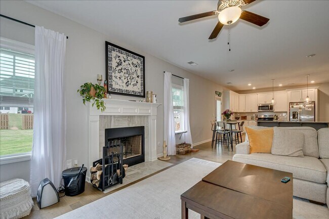 Building Photo - 211 Palisade Rdg