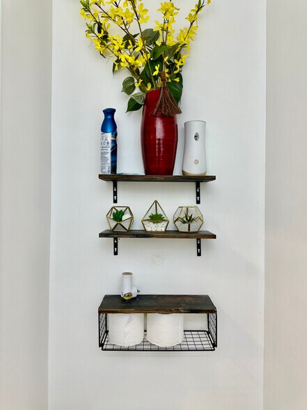 Building Photo - 403 Harvest Ln