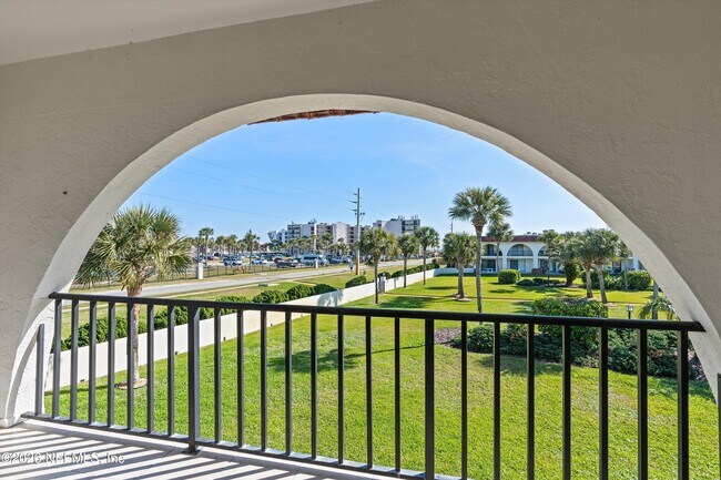 Building Photo - 11 Dondanville Rd