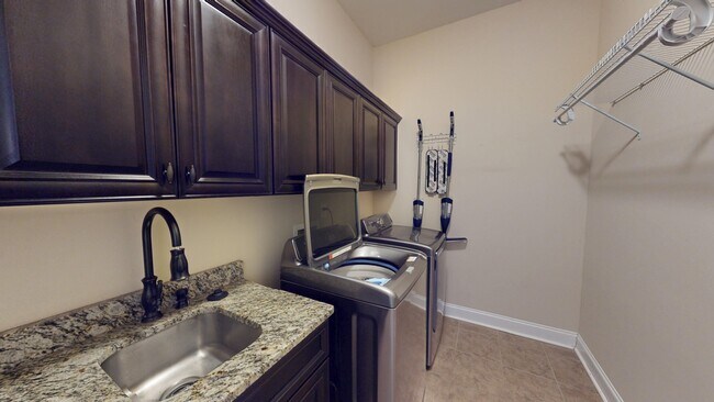 Building Photo - 170 S Charleson Crossing