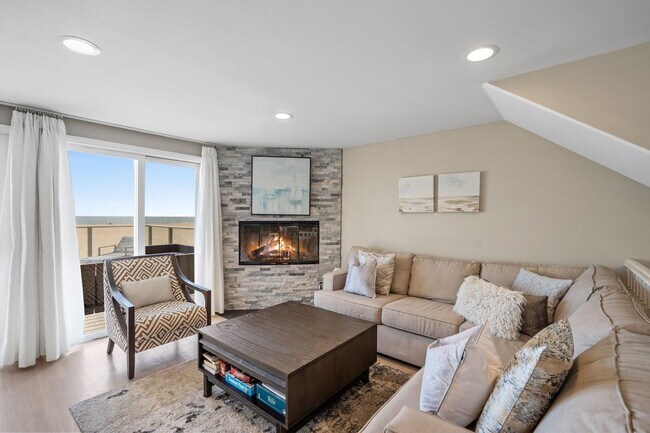 Building Photo - 5 Bedroom + 4 Bathroom Home  | Ocean Opulence | Furnished Monthly Rental