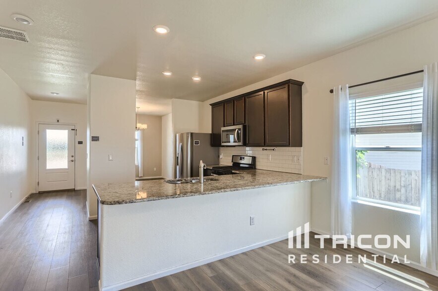 Building Photo - 7115 Shavano Cir