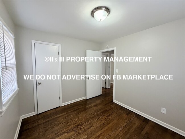 Building Photo - 315 W North Ave