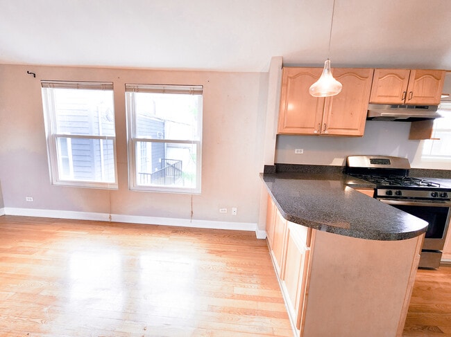 Building Photo - 1634 W Huron St