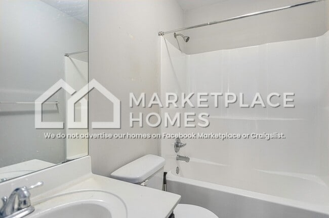 Building Photo - 2115 Willow Glenn Dr