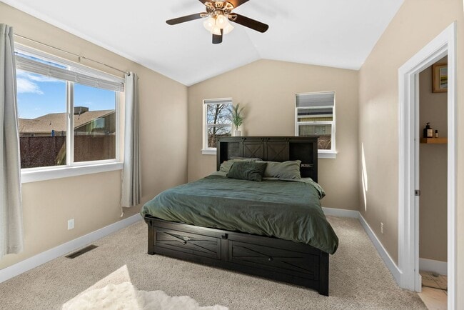 Building Photo - Gorgeous 4 Bedroom Home in Ryen Glenn