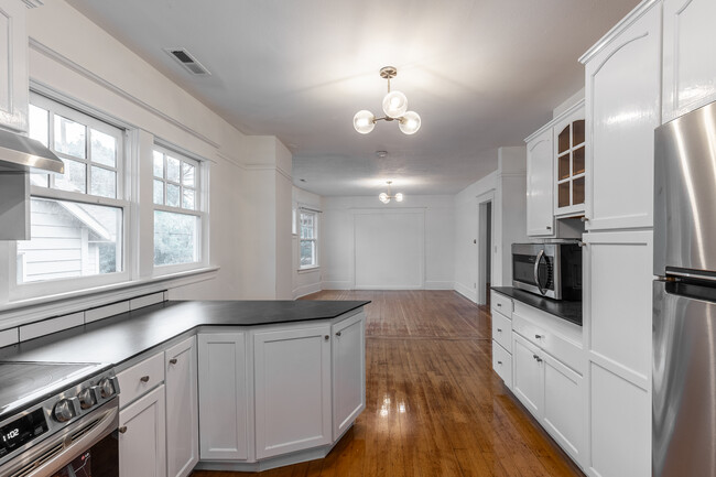 Living Room-Kitchen - 2344 SE Ankeny St