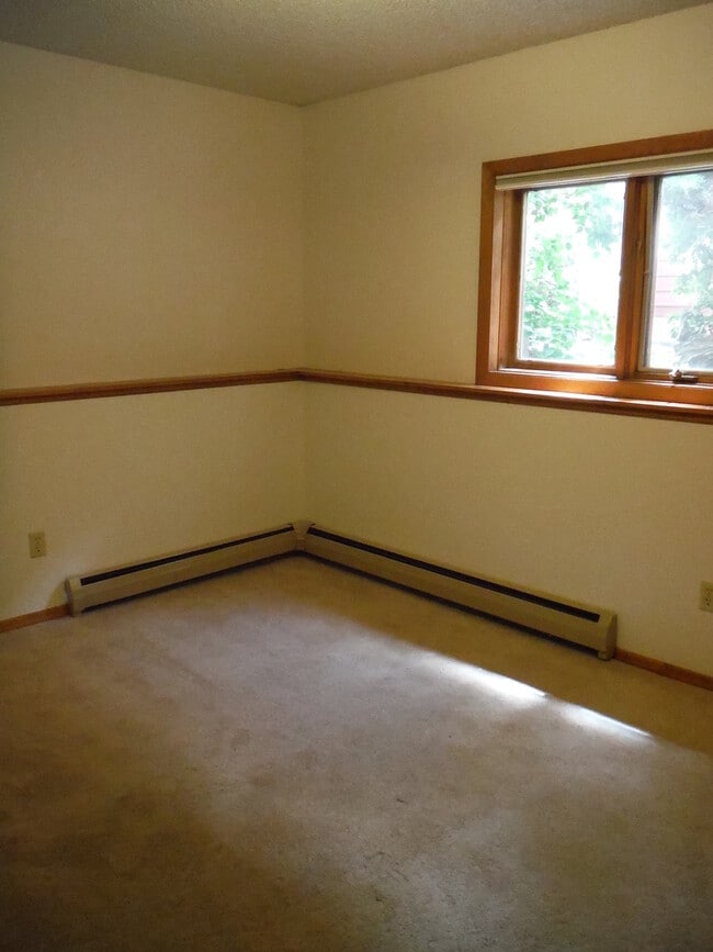 Building Photo - 4 Bedroom Condo- Close to MSU and Downtown Bozeman!