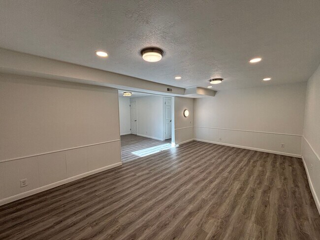 Building Photo - 462 S 100 W St