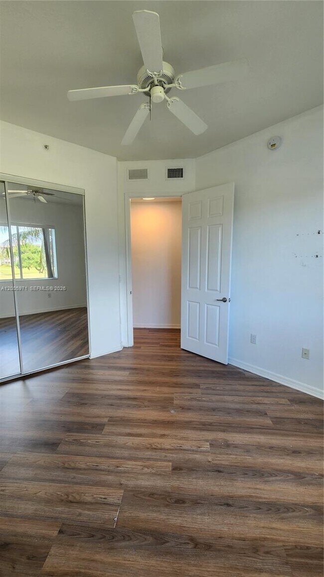 Building Photo - 3600 Oaks Clubhouse Dr