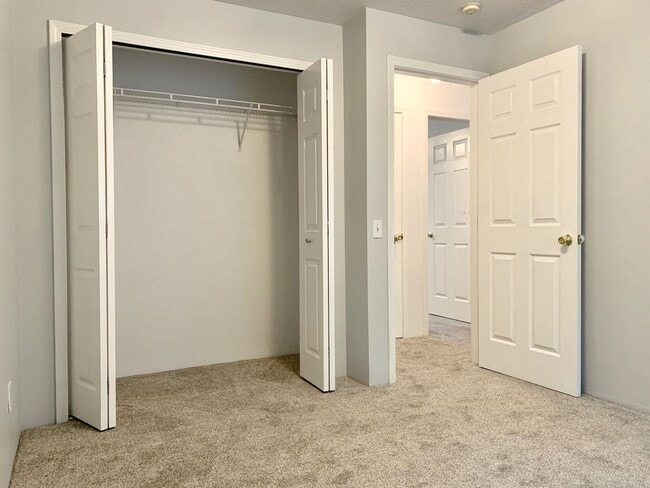 Building Photo - Two Bedroom Apartment in Hastings
