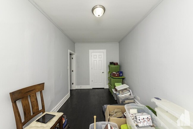 Building Photo - 3 bedroom in Chicago IL 60618