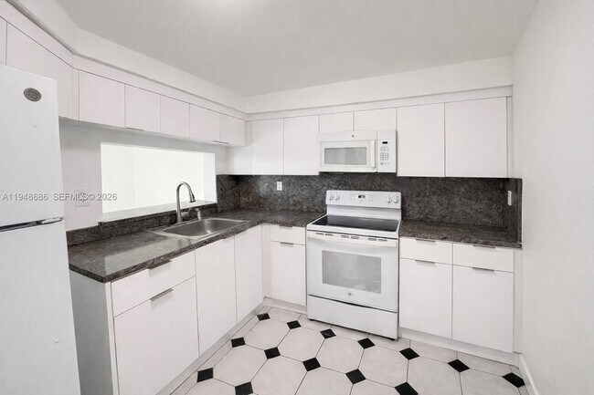 Building Photo - 11800 SW 18th St