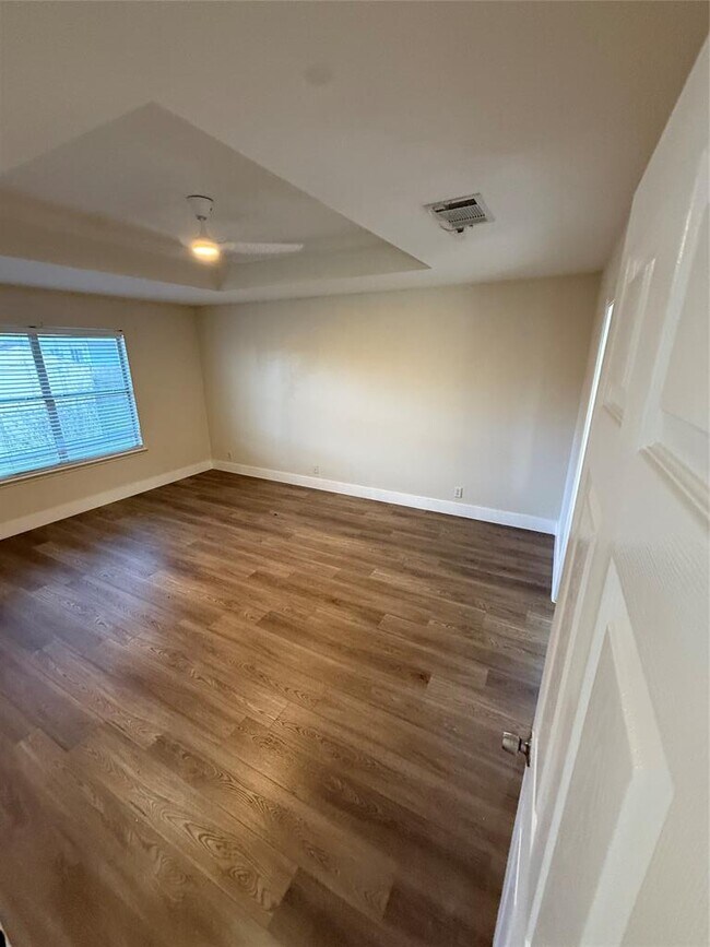 Building Photo - 108 Presidio Dr