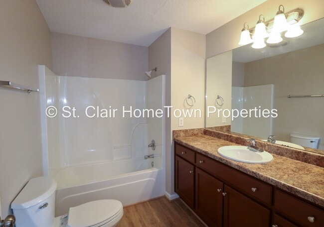 Building Photo - Newly Renovated Triplex