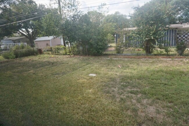 Building Photo - 317 E Langley Blvd