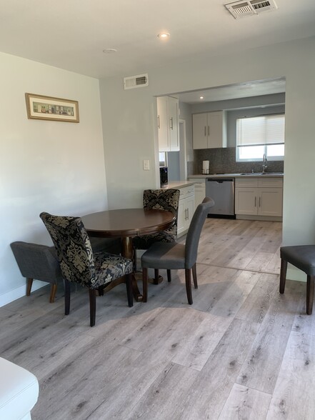 Dining area (off kitchen) - 6629 Melba Ave