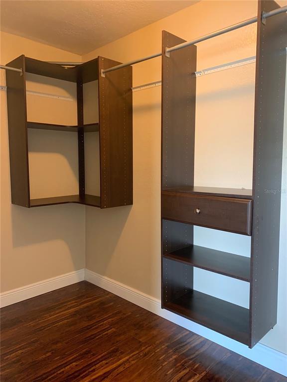 Building Photo - 2220 Heathwood Cir