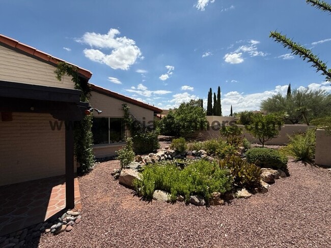 Building Photo - Stunning Two Bedroom with Den