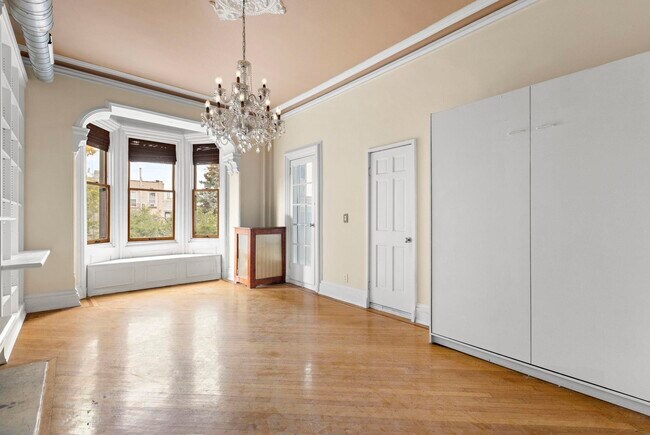 Building Photo - 910 Hudson St