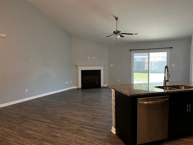 Building Photo - Beautiful home in Croatan Crossing