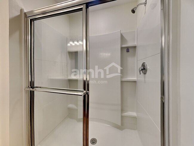 Building Photo - 200 Orion Way