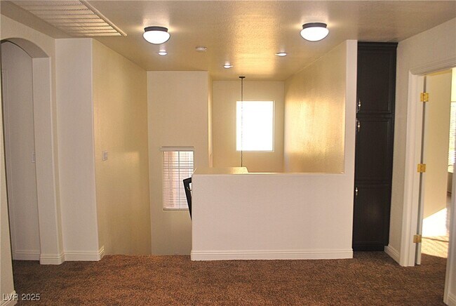 Building Photo - 10031 Cranbrook Falls Ct