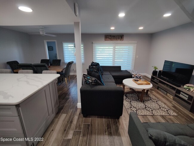 Building Photo - 100 Coral Way E