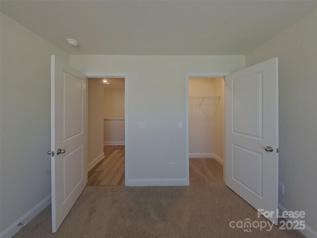 Building Photo - 112 Halesworth Rd