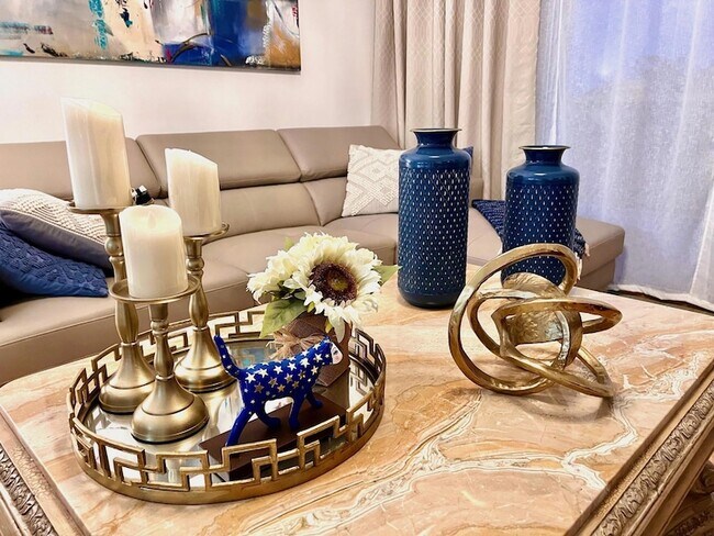 Building Photo - 3010 N Course Dr