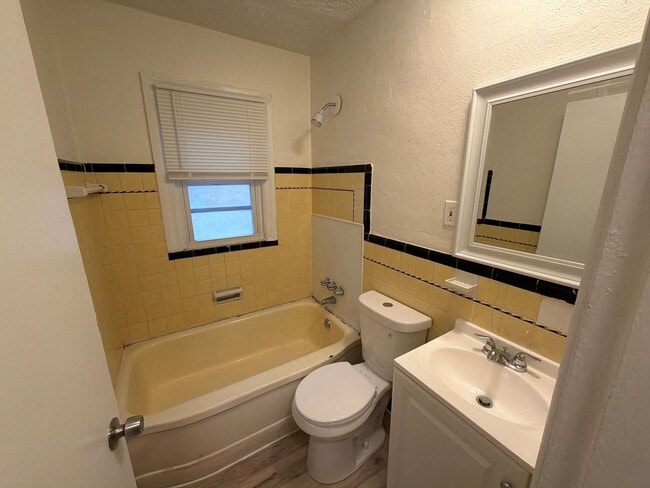 Building Photo - 3004 Capehart Dr