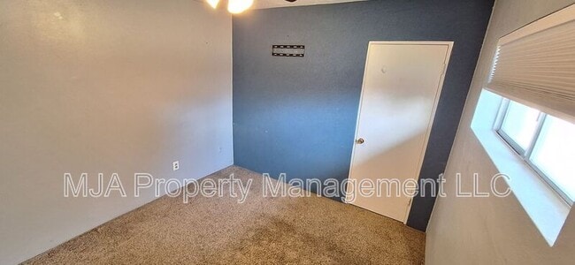 Building Photo - 460 N 1200 W